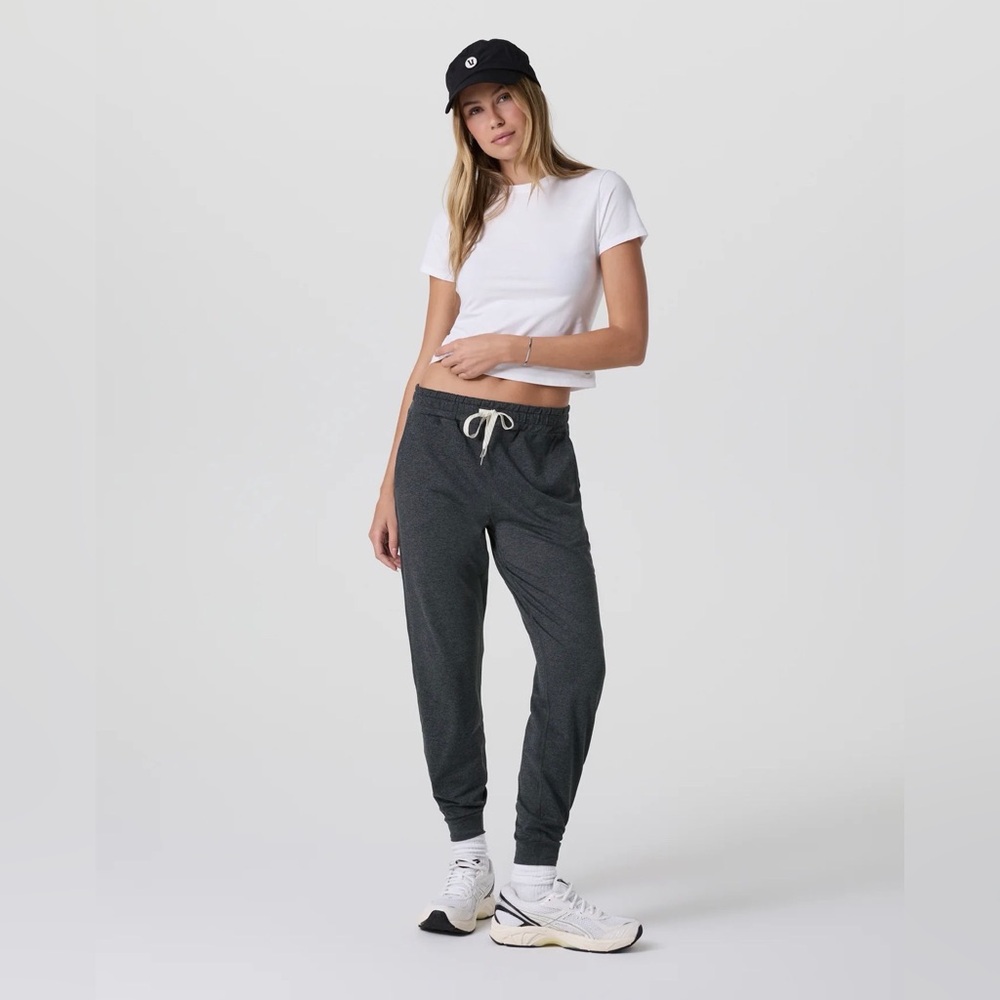 Like New Vuori Performance Jogger Small Charcoal Heather - Picture 3 of 7